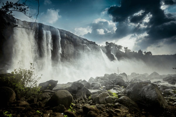 athirapally waterfall called kerala niagara 600nw 1575522235
